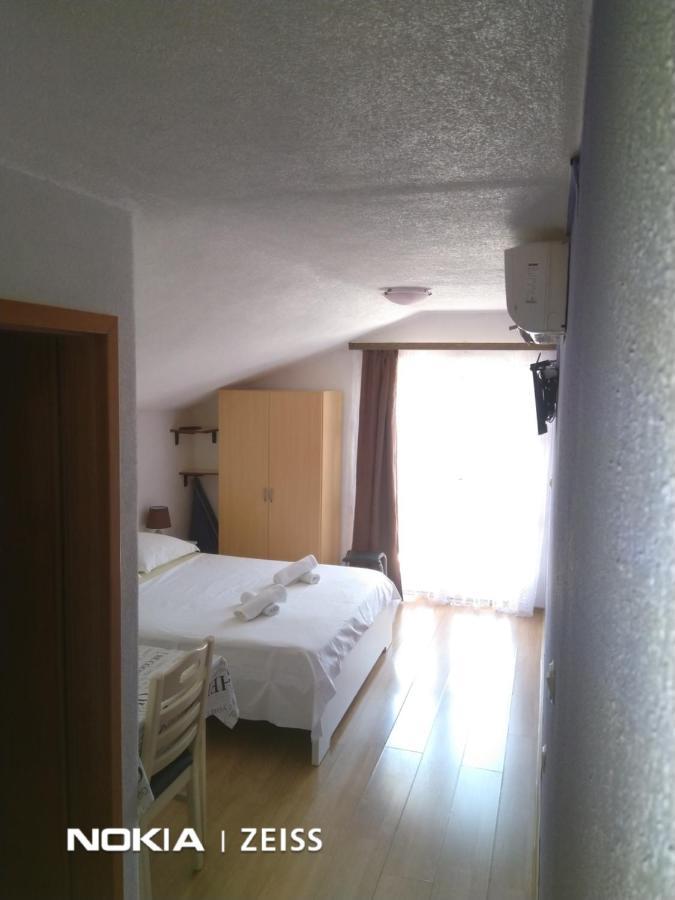 Apartments Mihovil Omiš Eksteriør bilde