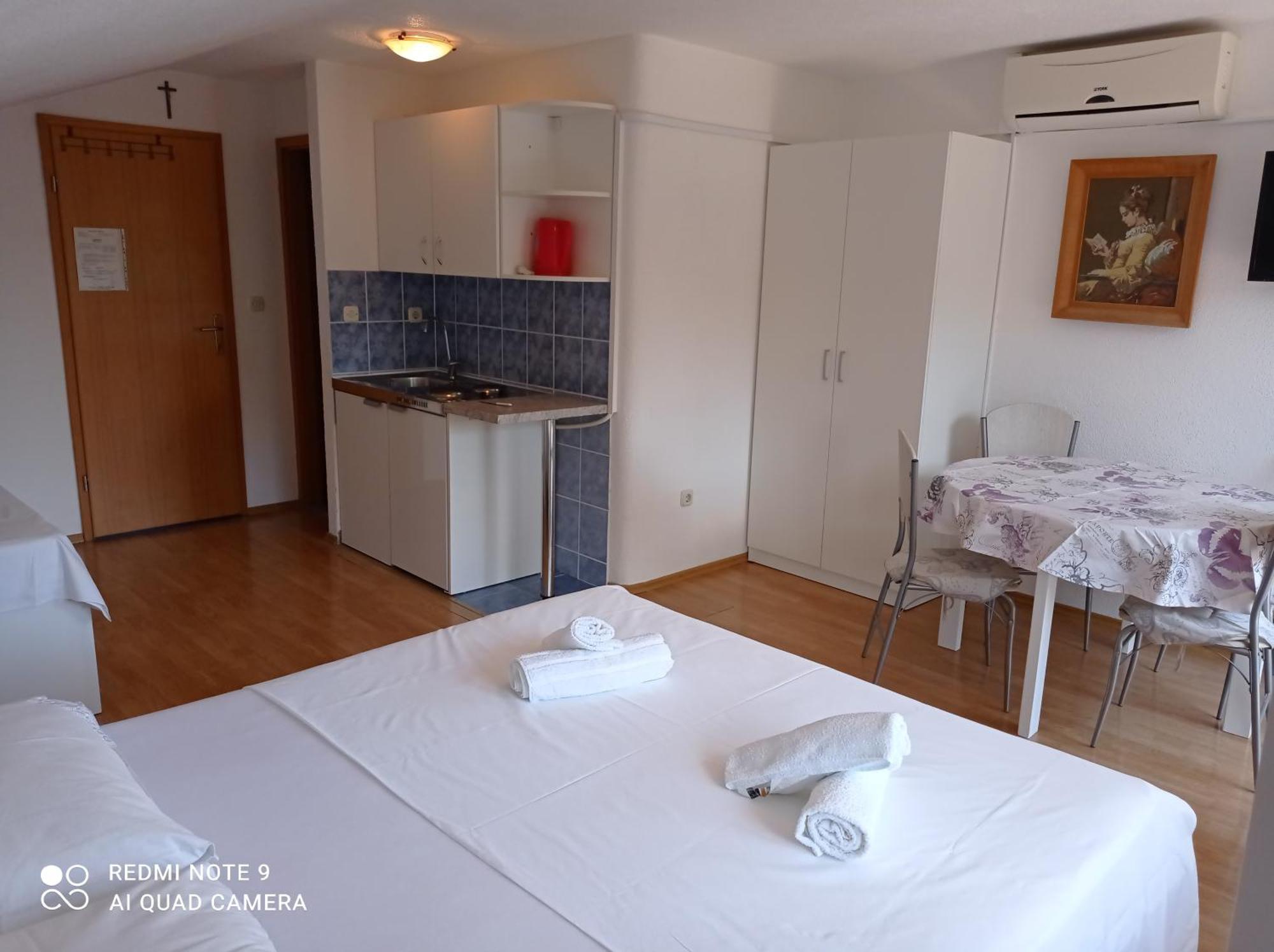 Apartments Mihovil Omiš Rom bilde