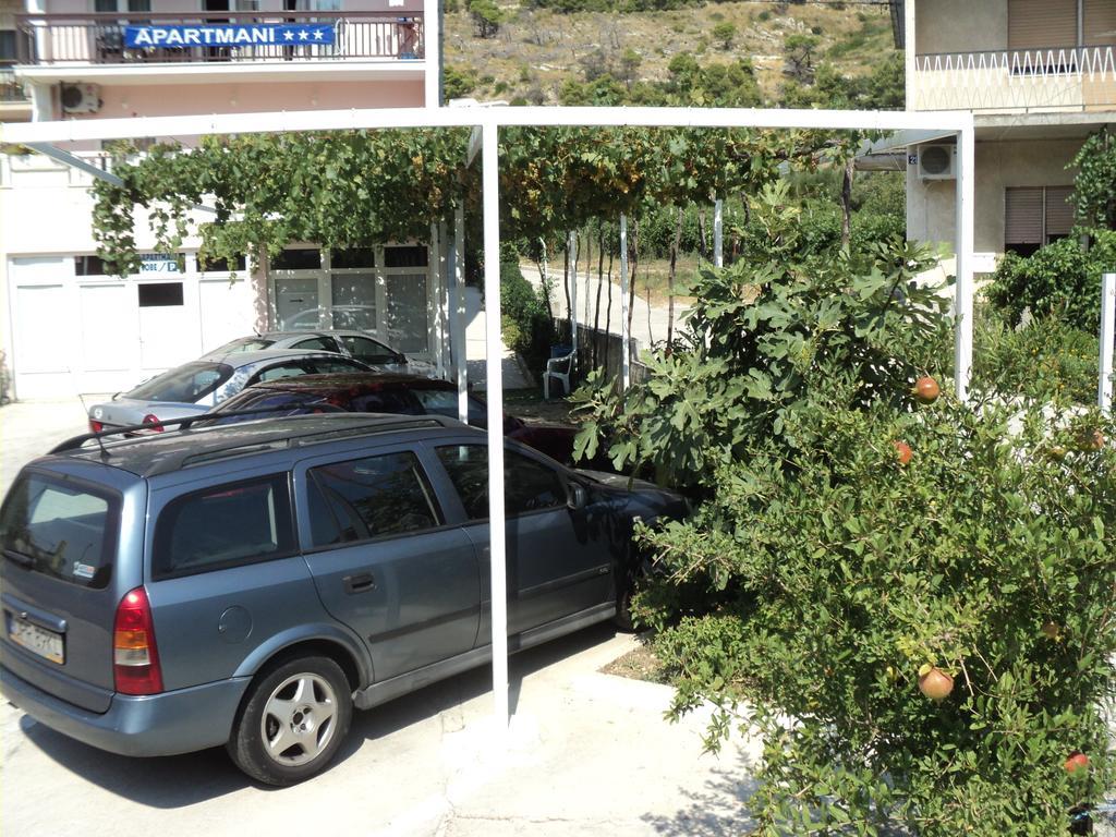 Apartments Mihovil Omiš Eksteriør bilde