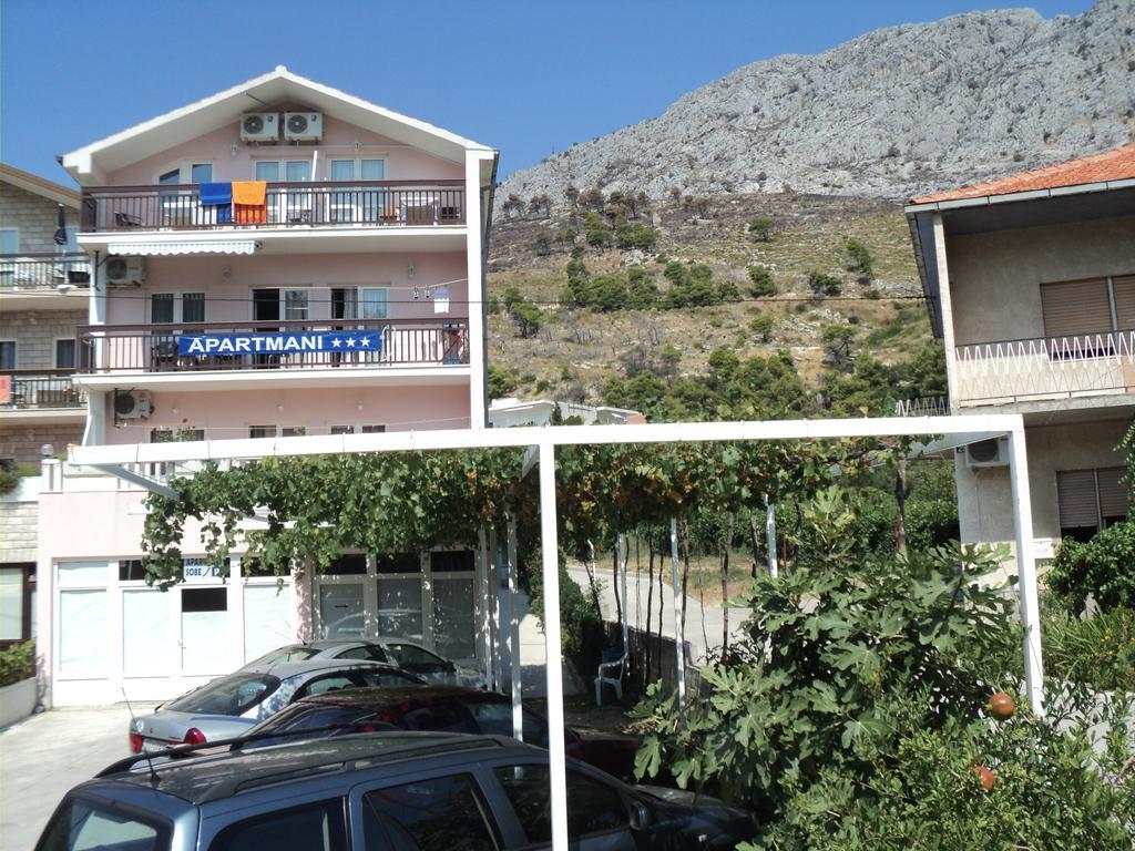 Apartments Mihovil Omiš Eksteriør bilde